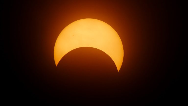 Eclipse solar: actividades presenciales y en línea para ver el&hellip;