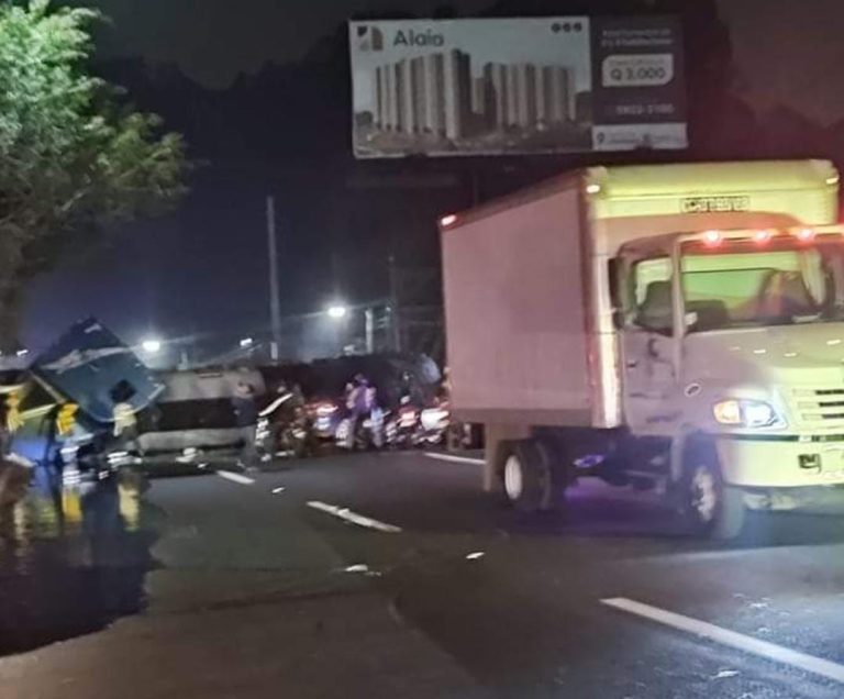 Tránsito está detenido en la Villalobos rumbo a la capital por accidente de tráiler