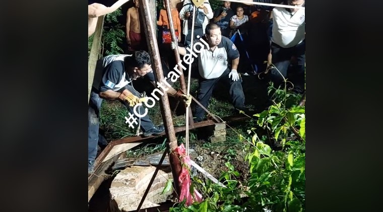 En imágenes: El dramático rescate de un niño que cayó a un pozo en Chiquimula