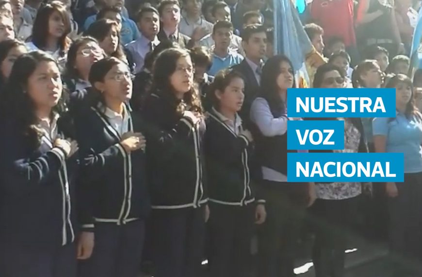 El Himno Nacional, con música de Rafael Álvarez Ovalle y letra modificada en 1934 por José María Bonilla Ruano, es uno de los símbolos patrios más respetados del país. Representa la libertad, la unidad y el fervor cívico que caracteriza a Guatemala, y su entonación se considera un acto de respeto y compromiso con la nación.